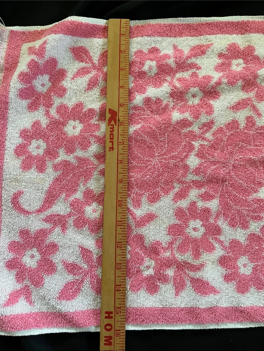 Vtg Fieldcrest Floral Sculpted Hand Towel Pink & White Flower Power MCM *READ*